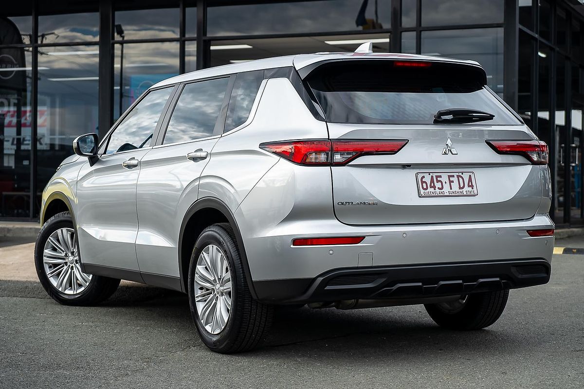 2022 Mitsubishi Outlander ES ZM