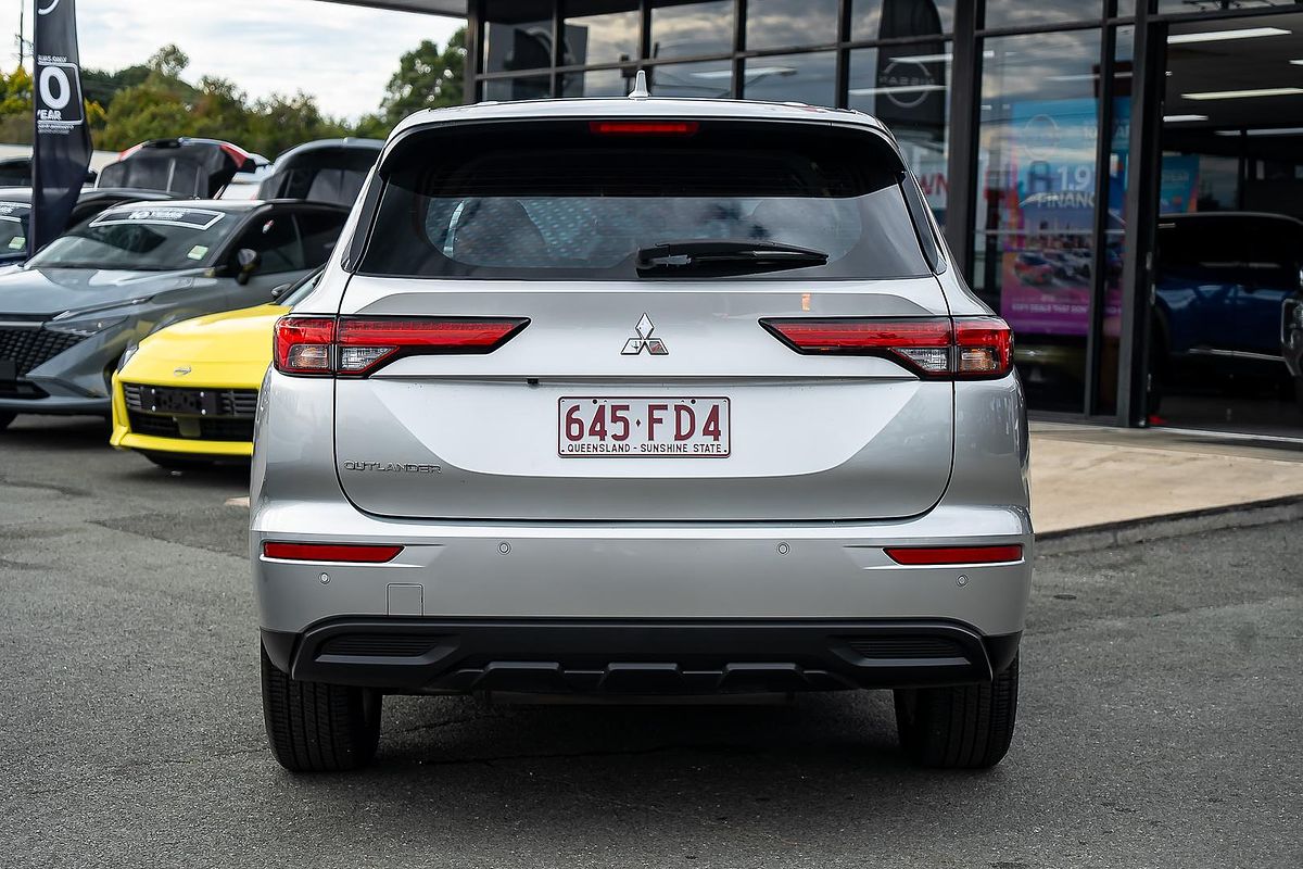 2022 Mitsubishi Outlander ES ZM