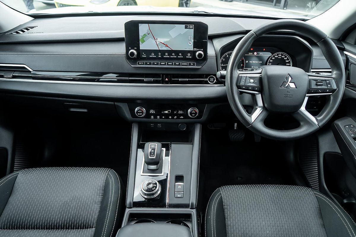 2022 Mitsubishi Outlander ES ZM