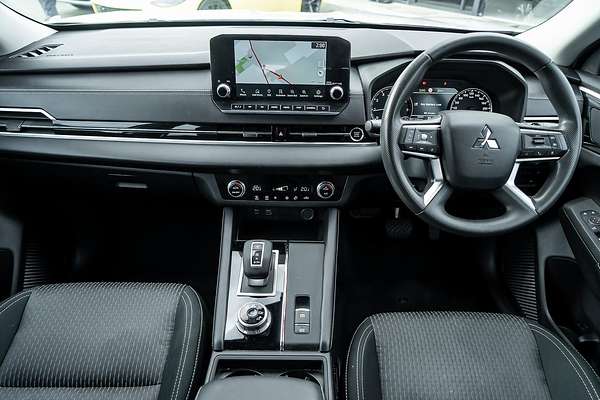 2022 Mitsubishi Outlander ES ZM