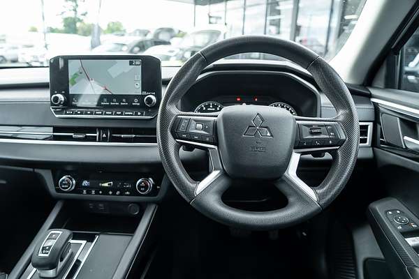 2022 Mitsubishi Outlander ES ZM