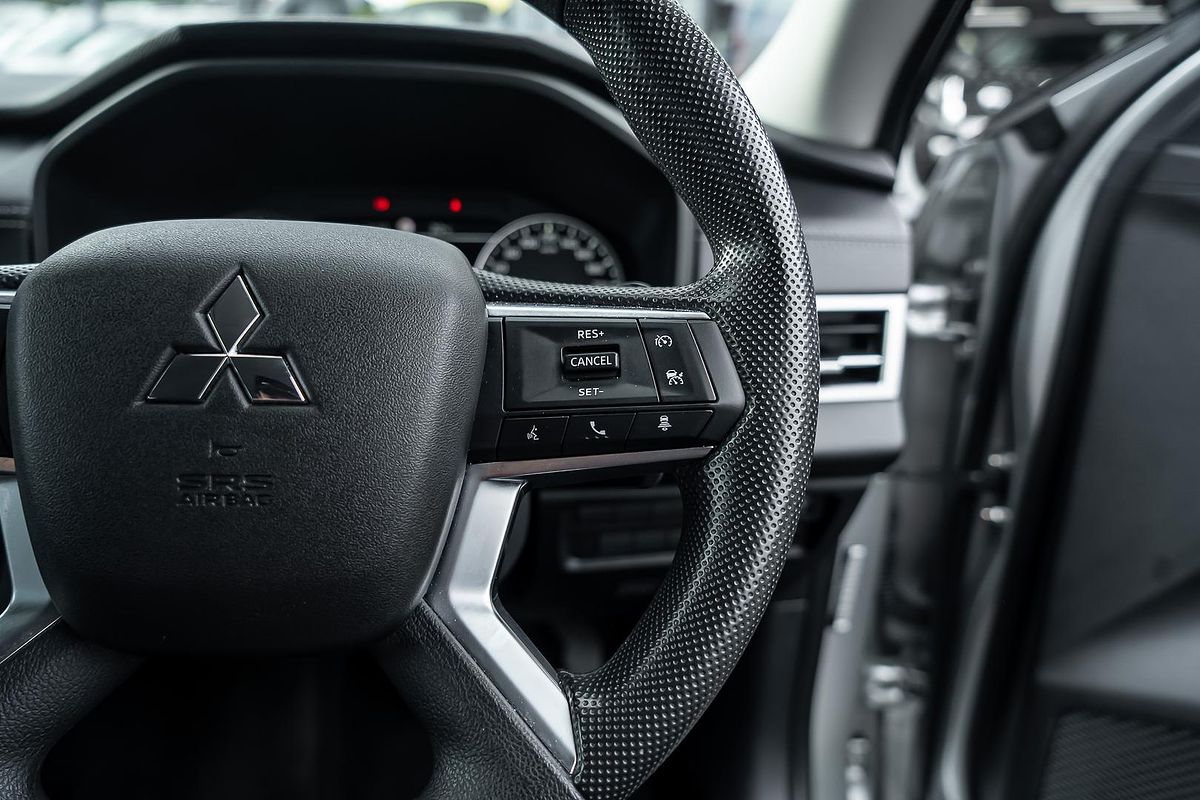 2022 Mitsubishi Outlander ES ZM