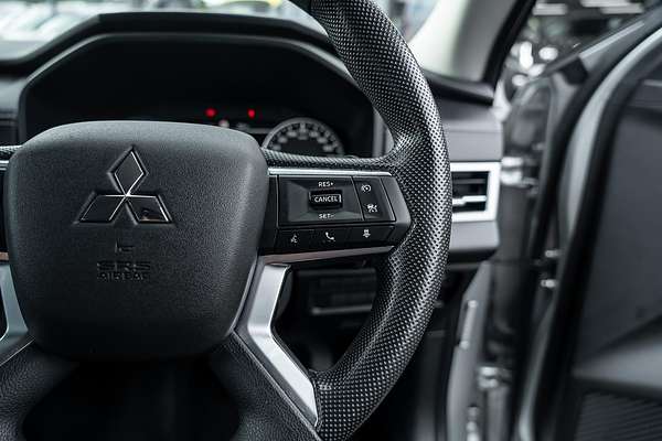 2022 Mitsubishi Outlander ES ZM