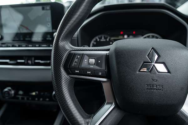 2022 Mitsubishi Outlander ES ZM
