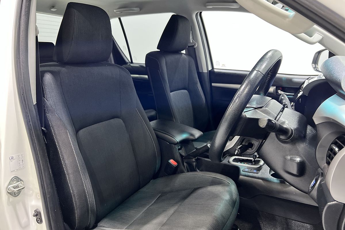 2020 Toyota Hilux SR5 GUN126R 4X4