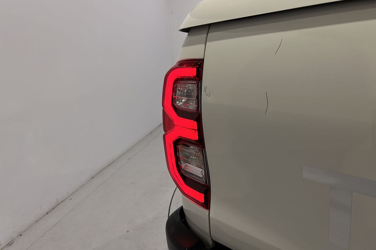 2020 Toyota Hilux SR5 GUN126R 4X4