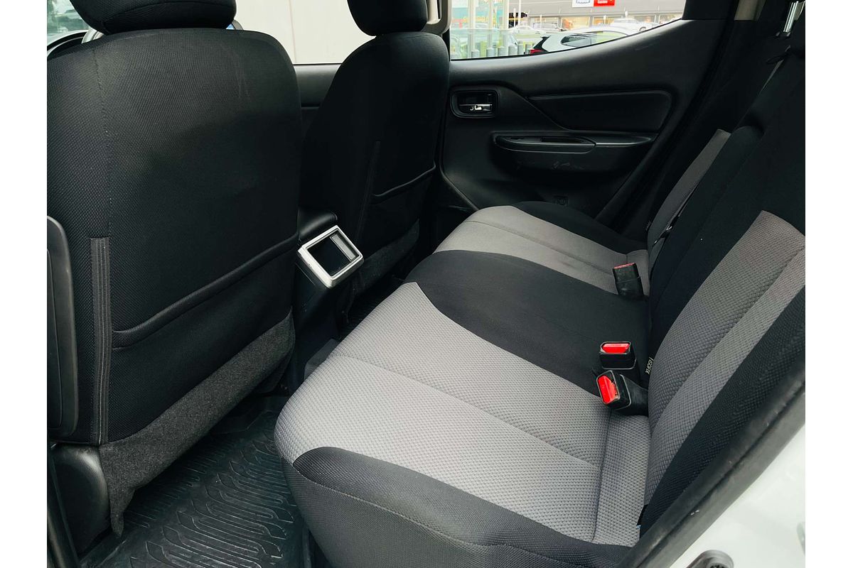 2019 Mitsubishi Triton GLX MR 4X4