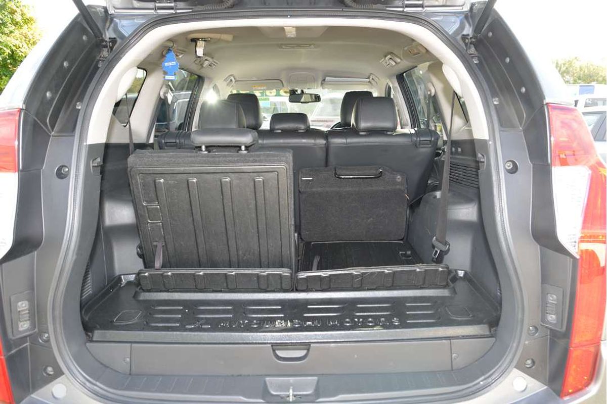 2019 Mitsubishi Pajero Sport Black Edition QE