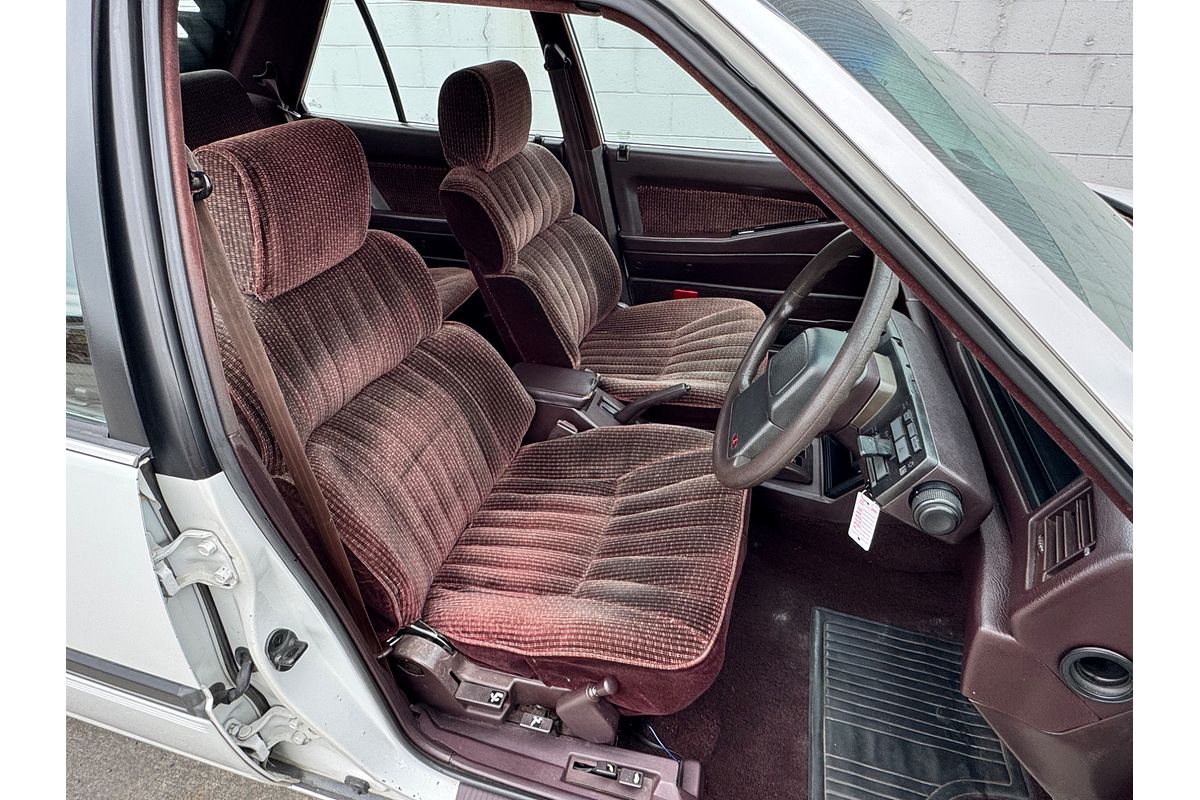 1991 Mitsubishi V3000