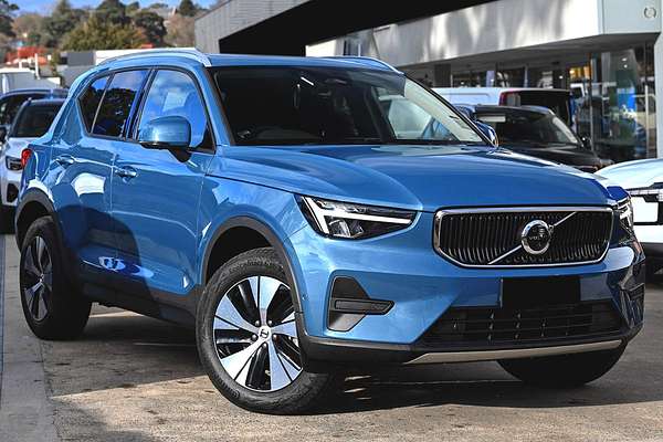 2024 Volvo XC40 Plus B4