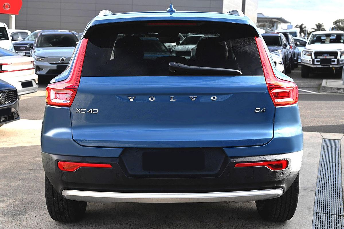 2024 Volvo XC40 Plus B4