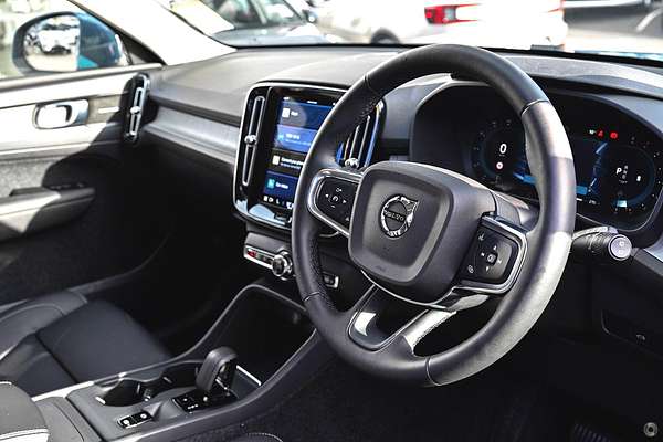 2024 Volvo XC40 Plus B4