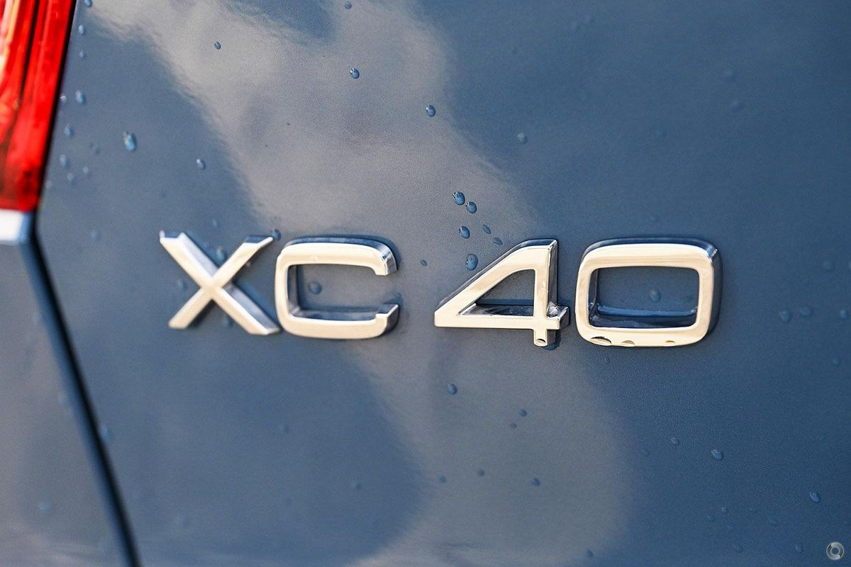 2024 Volvo XC40 Plus B4