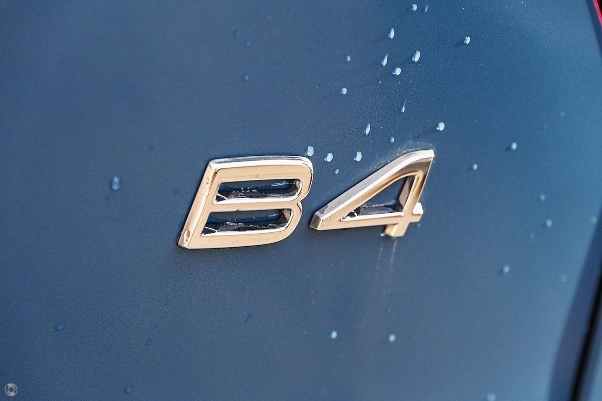 2024 Volvo XC40 Plus B4