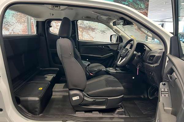 2024 Isuzu D-MAX SX High Ride Rear Wheel Drive