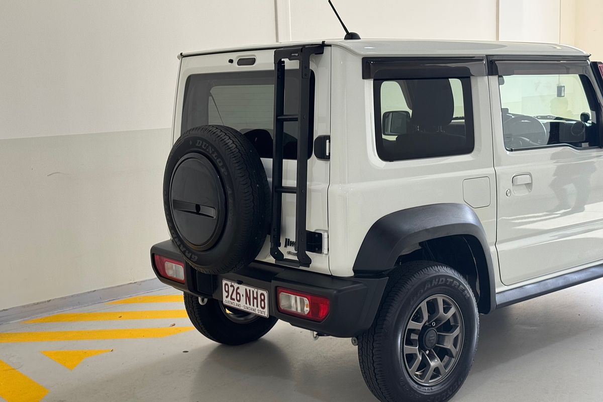 2023 Suzuki Jimny GLX GJ