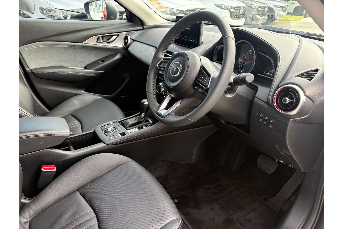 2025 Mazda CX-3 G20 Akari DK