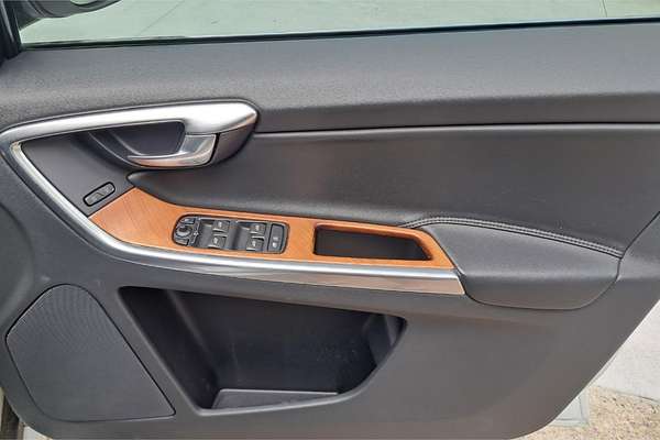 2016 Volvo XC60 D4 LUXURY DZ MY17