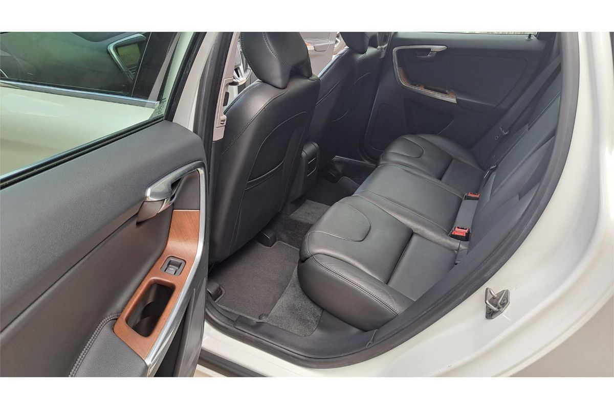 2016 Volvo XC60 D4 LUXURY DZ MY17