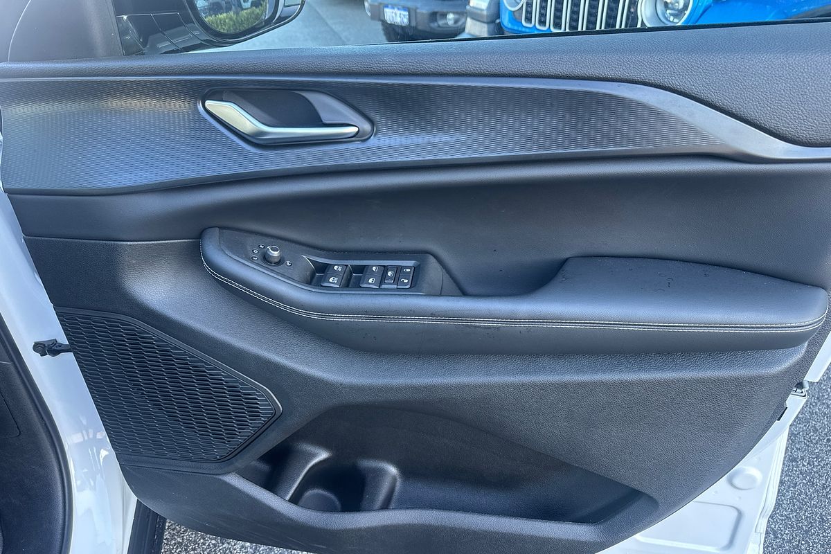 2023 Jeep Grand Cherokee Night Eagle WL