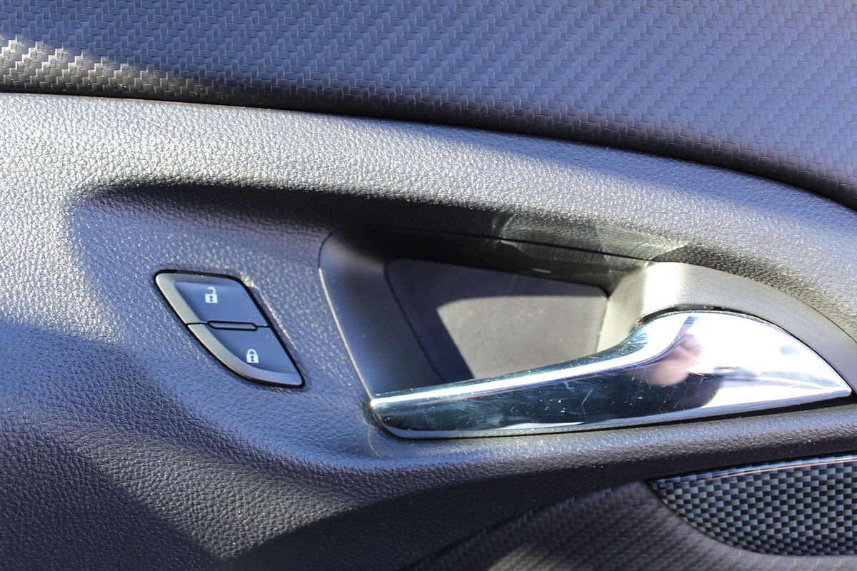 2016 Holden Ute SV6 Black VF Series II Rear Wheel Drive