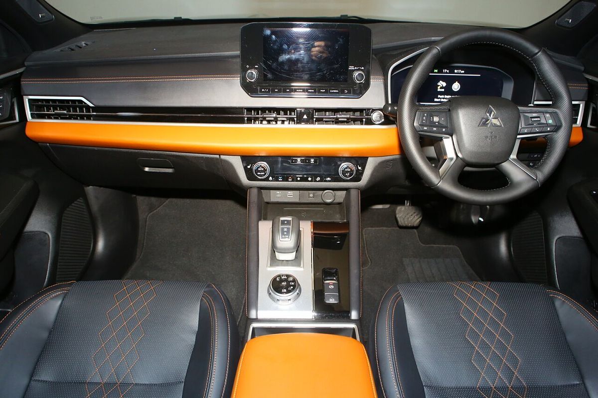 2023 Mitsubishi Outlander Exceed Tourer ZM