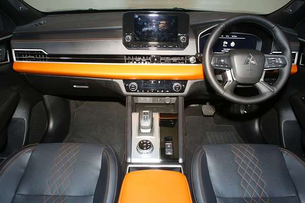 2023 Mitsubishi Outlander Exceed Tourer ZM