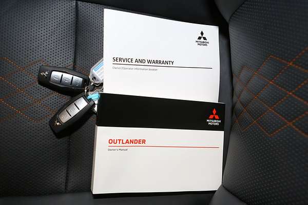 2023 Mitsubishi Outlander Exceed Tourer ZM