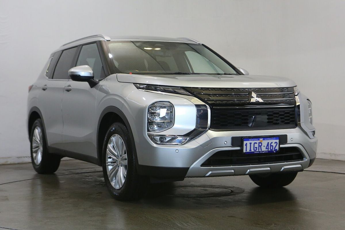 2024 Mitsubishi Outlander LS ZM