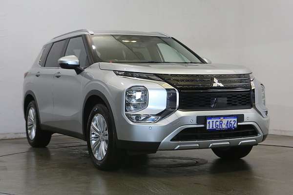 2024 Mitsubishi Outlander LS ZM