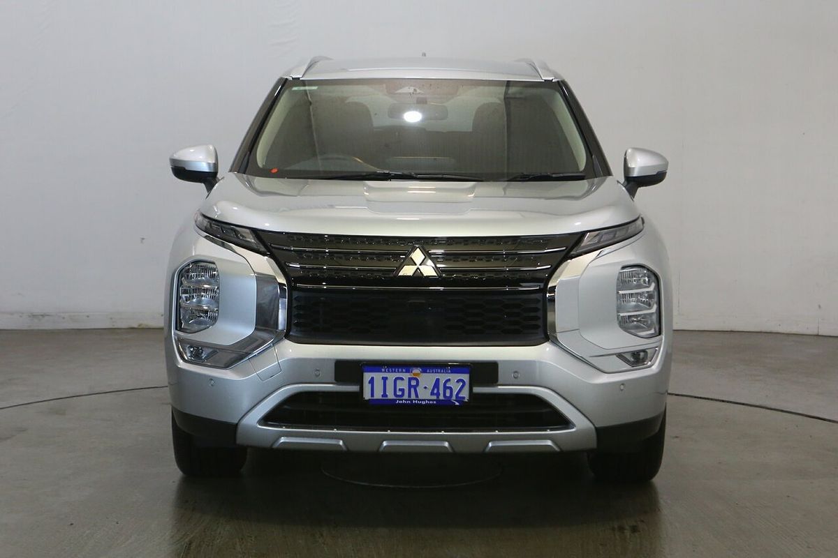 2024 Mitsubishi Outlander LS ZM