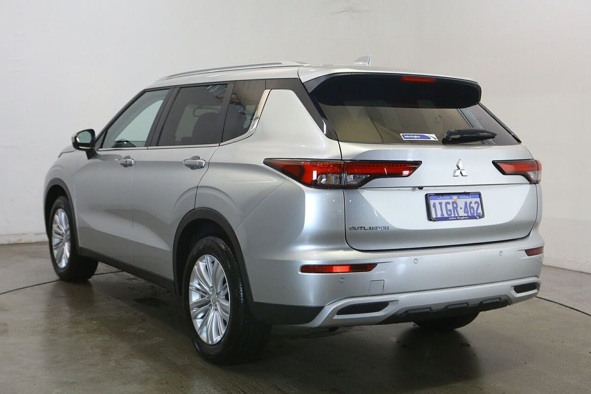 2024 Mitsubishi Outlander LS ZM