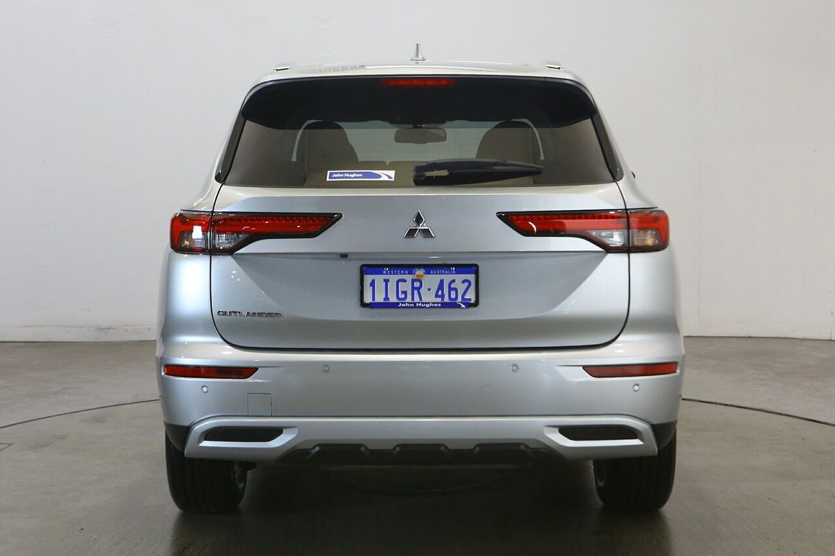 2024 Mitsubishi Outlander LS ZM