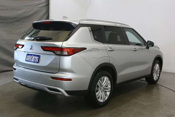 2024 Mitsubishi Outlander LS ZM