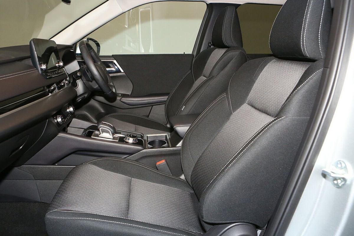 2024 Mitsubishi Outlander LS ZM