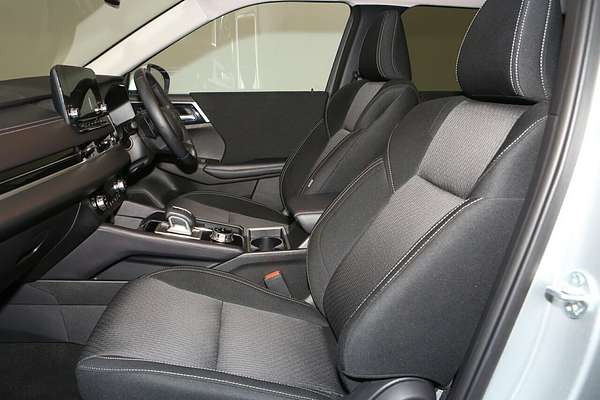 2024 Mitsubishi Outlander LS ZM
