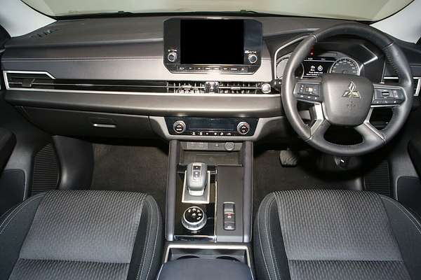 2024 Mitsubishi Outlander LS ZM