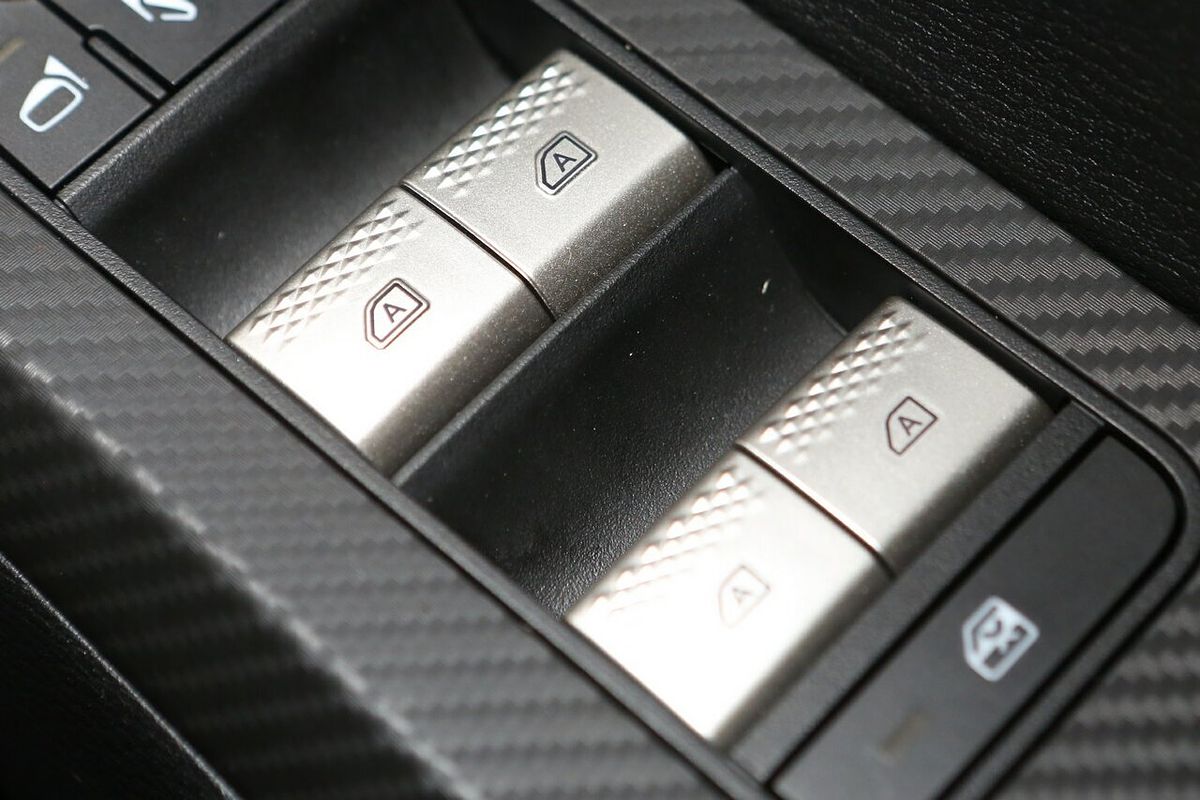 2024 Mitsubishi Outlander LS ZM