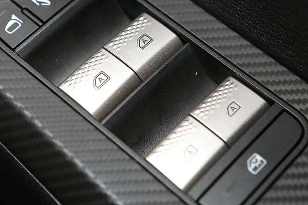 2024 Mitsubishi Outlander LS ZM
