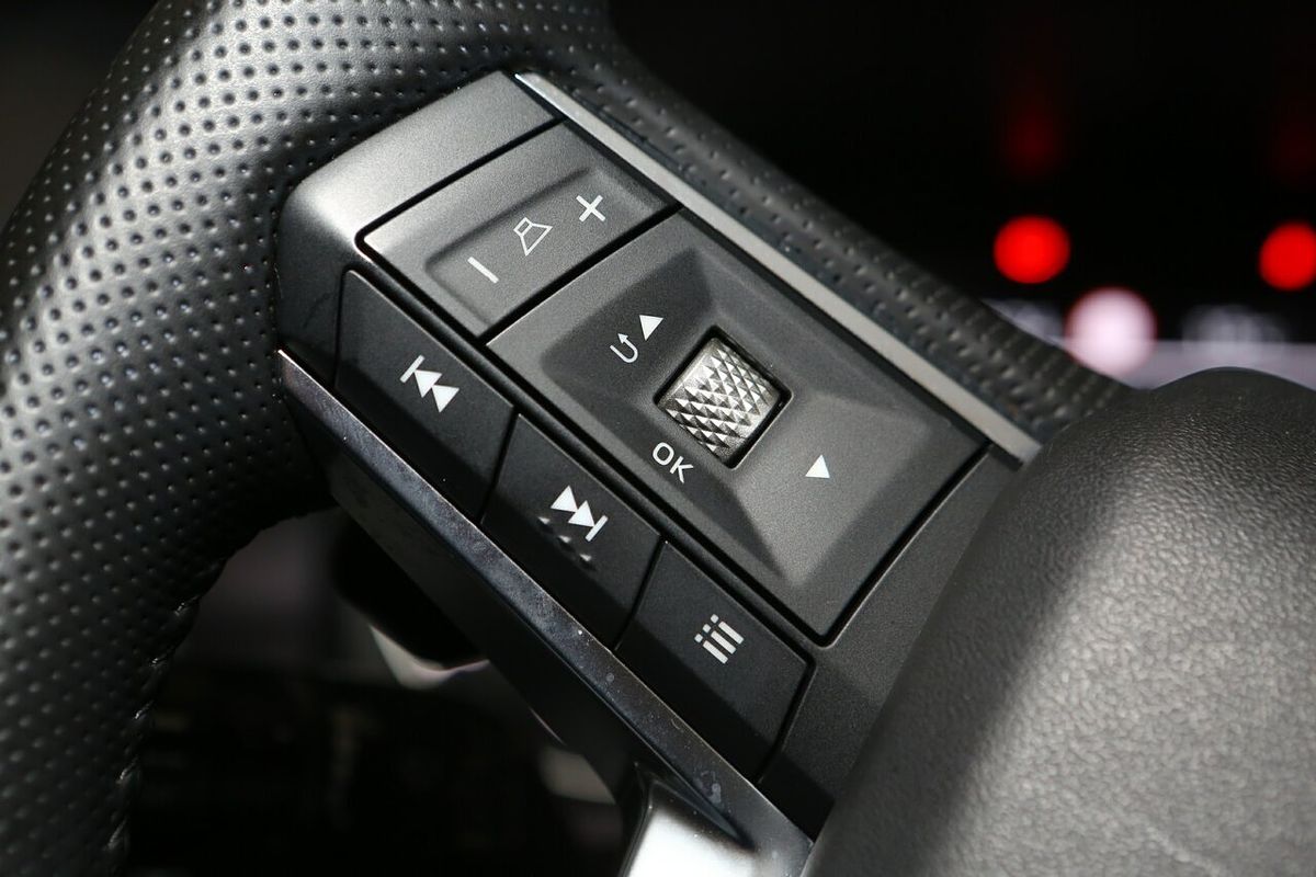 2024 Mitsubishi Outlander LS ZM