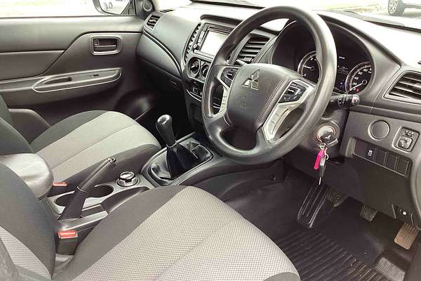 2020 Mitsubishi Triton GLX MR 4X4