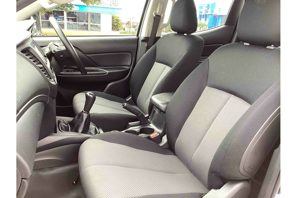 2020 Mitsubishi Triton GLX MR 4X4