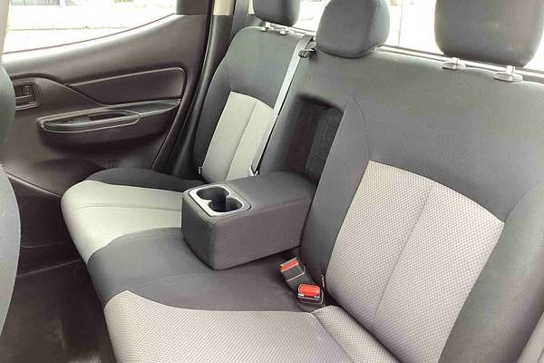 2020 Mitsubishi Triton GLX MR 4X4