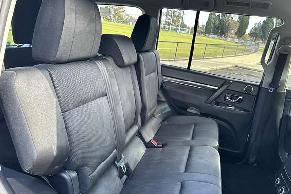 2010 Mitsubishi Pajero GLX NT