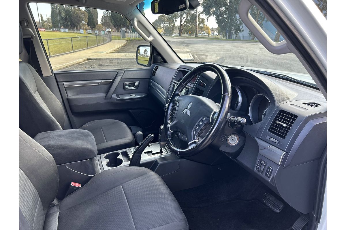 2010 Mitsubishi Pajero GLX NT