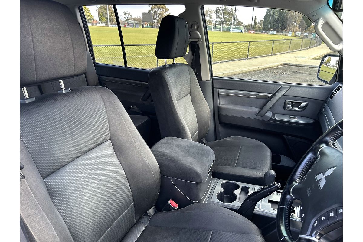 2010 Mitsubishi Pajero GLX NT