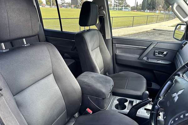 2010 Mitsubishi Pajero GLX NT