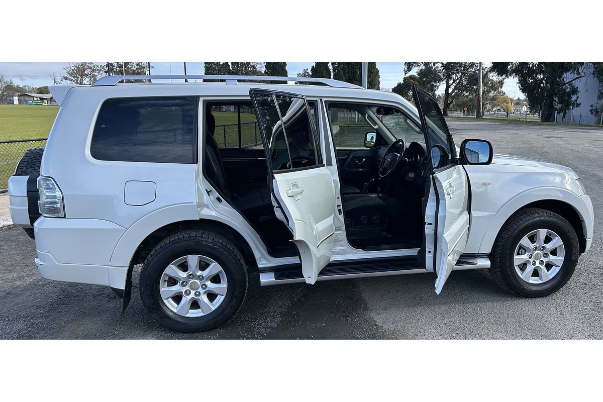 2010 Mitsubishi Pajero GLX NT