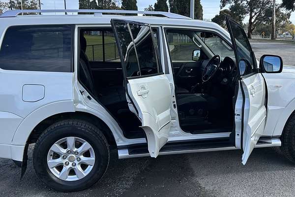 2010 Mitsubishi Pajero GLX NT