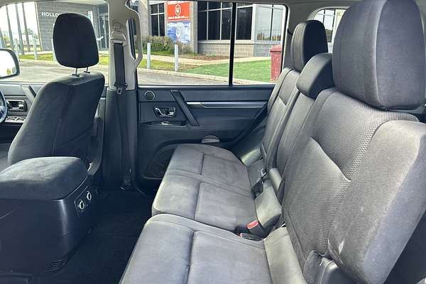 2010 Mitsubishi Pajero GLX NT